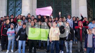 Alumnos de la Victoriano Montes se retiraron de clases por la falta de agua