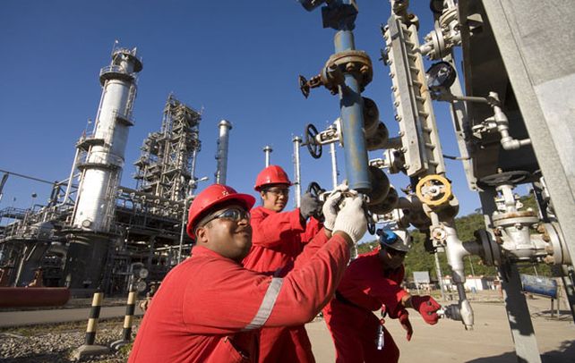 Por primera vez en su historia, Venezuela deberá importar petróleo desde Argelia