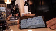 El ataque a balazos contra una vinería de barrio Azcuénaga fue acompañado por una amenaza escrita contra la dueña del inmueble y su hijo. El ataque a balazos contra una vinería de barrio Azcuénaga fue acompañado por una amenaza escrita contra la dueña del inmueble y su hijo.