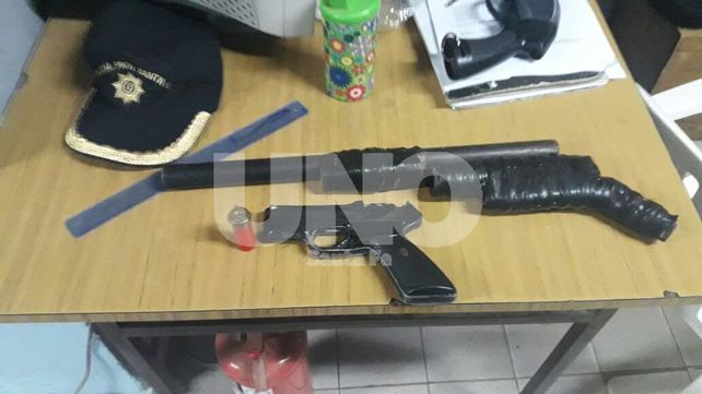 Armado. Los elementos secuestrados al adolescente.&nbsp;