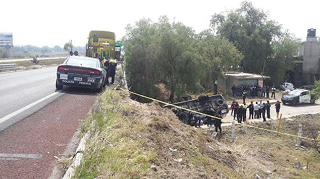 Exceso de velocidad. El vehículo cayó de una altura aproximada de 6 metros. (Foto: A Fondo)&nbsp;