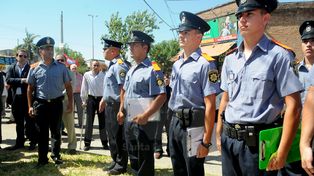 Quieren sumar policías retirados y cadetes a las calles santafesinas