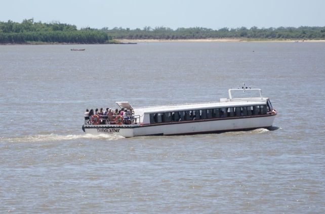 Uno de los dos operadores que cruzan a las islas fue sancionado por exceder la capacidad de pasajeros en las lanchas.