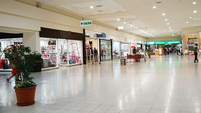 Caen fuerte las ventas en supermercados, mayoristas y shoppings