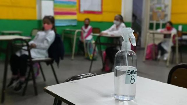 Clases: por la presencialidad plena, Santa Fe analiza agregar recreos para ventilar los ambientes