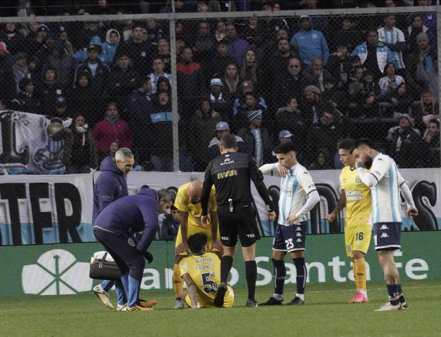 Mac Allister tuvo que dejar la cancha. Allegados al cuerpo técnico dijeron que fue sólo por cansancio.