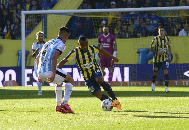 Campaz viene de una floja actuación ante el Atlético Tucumán. Este lunes buscará destacarse con Banfield. 