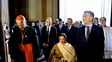 Protocolo. Macri, junto a su gabinete, ingresa a la catedral para la ceremonia religiosa que encabezó Poli.