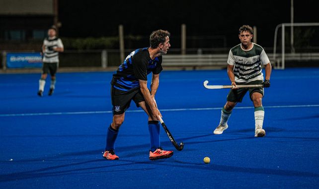 León de oro. Manuel Brunet fue uno de los que aportó su rica experiencia en el hockey de Universitario.