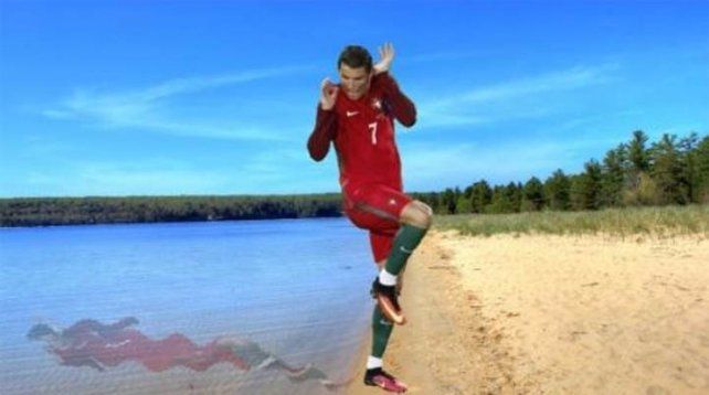 Lluvia de memes por la extraña pose de Cristiano Ronaldo