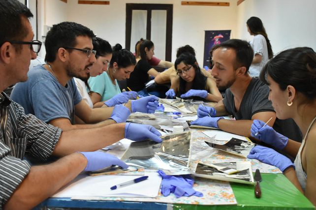 Capacitación en conservación y preservación de materiales para trabajadores de Museos y áreas afines