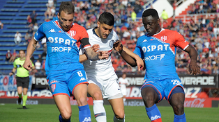 Unión desarmó la defensa y no llegan los refuerzos