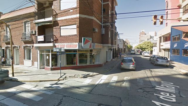 Entró a comprar pan y terminó preso en un calabozo por error