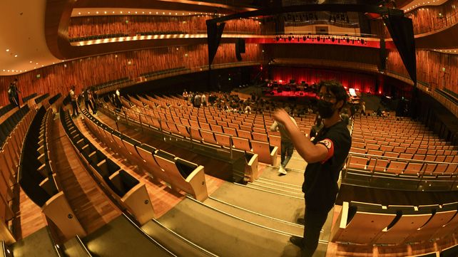 El Centro Cultural Kirchner al momento de abrirse las puertas para el megaconcierto tributo a Charly.&nbsp;