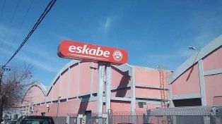 La empresa de calefactores Eskabe despidió a trabajadores con más de 30 años de antigüedad en Mar del Plata. Argumentan caída del consumo
