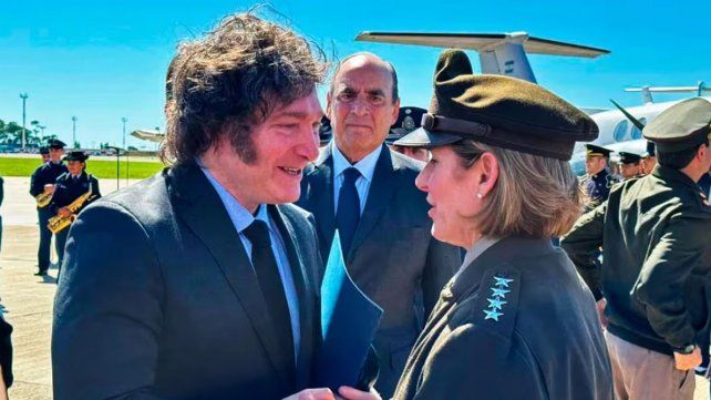 Javier Milei hizo anuncios ante la jefa del Comando Sur de Estados Unidos.&nbsp;Ante Laura Richardson