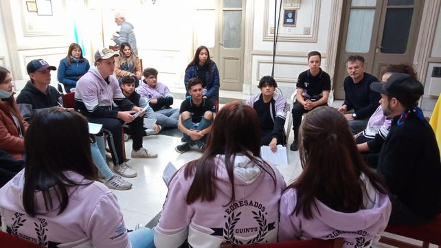 El grupo. Los estudiantes cursan el 5º año de la Escuela Nº 371.