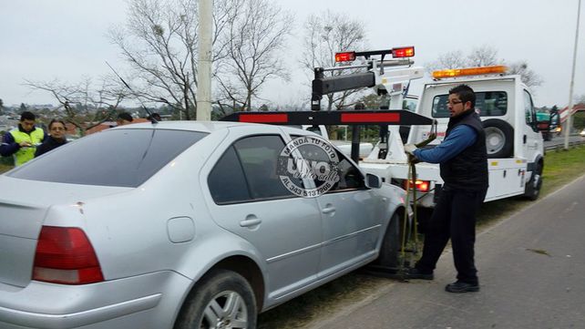 Conducía alcoholizado y chocó contra una columna