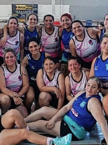 El Internacional de Maxibásquet continúa con una intensa agenda de partidos en Paraná