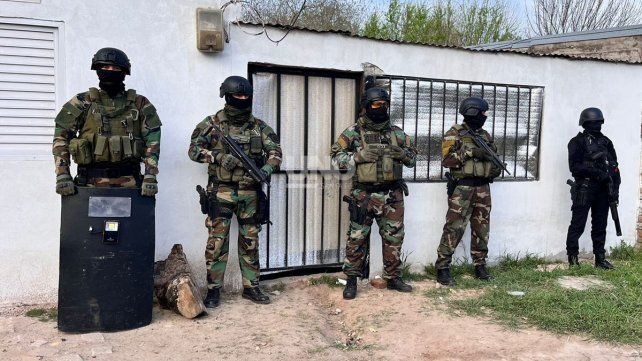 Atraparon a tres personas por estafas reiteradas durante la ejecución de 3 allanamientos