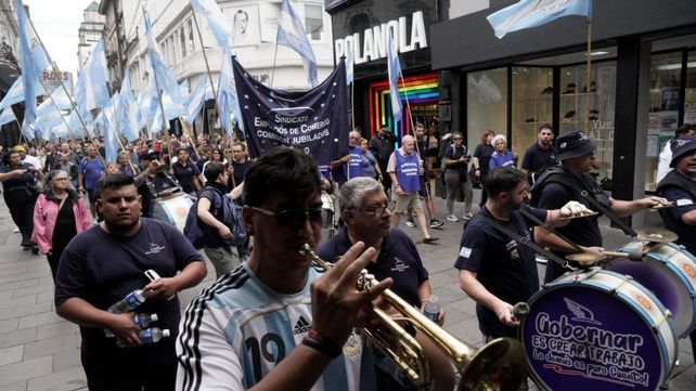 La Asociación Empleados de Comercio de Rosario recorrió las calles de la ciudad.