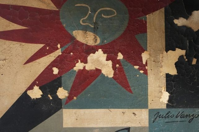 Después de cinco años oculto, un mural de Julio Vanzo vuelve a salir a la luz