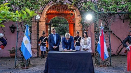 Rogelio Frigerio firmó el convenio con Nación para la puesta en valor del Palacio San José