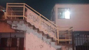 Un llamado al 911 alertó que una mujer había ingresado a un domicilio deshabitado en B° Paraná XVI.