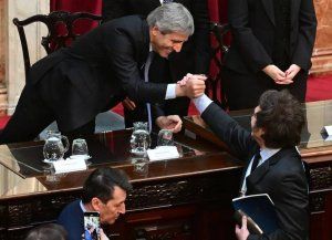 Financial Times publicó fuertes críticas al plan de Milei