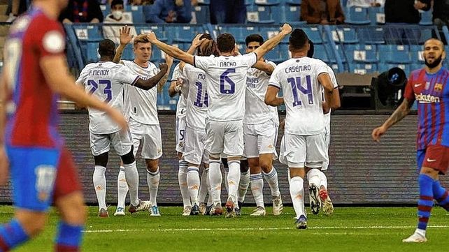 Real Madrid batió a Barcelona y es finalista de la Supercopa
