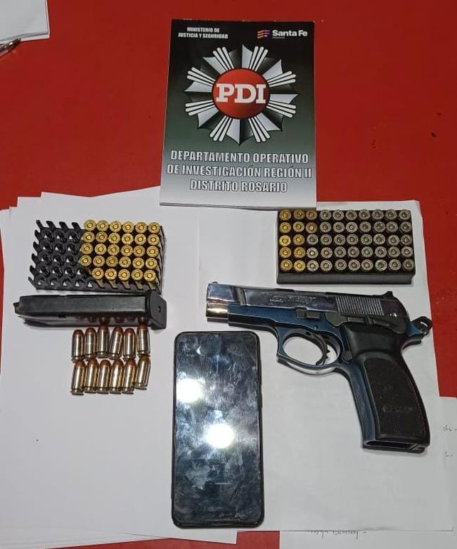 Venta ilegal de arma: ofreció por WhatsApp una pistola calibre .40 y quedó preso.