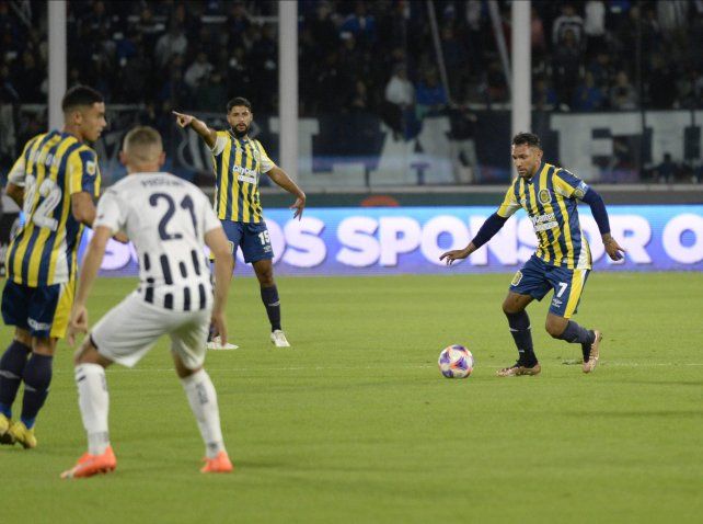 Montoya se lesionó el tobillo ante Talleres en Córdoba y Central sintió su baja.