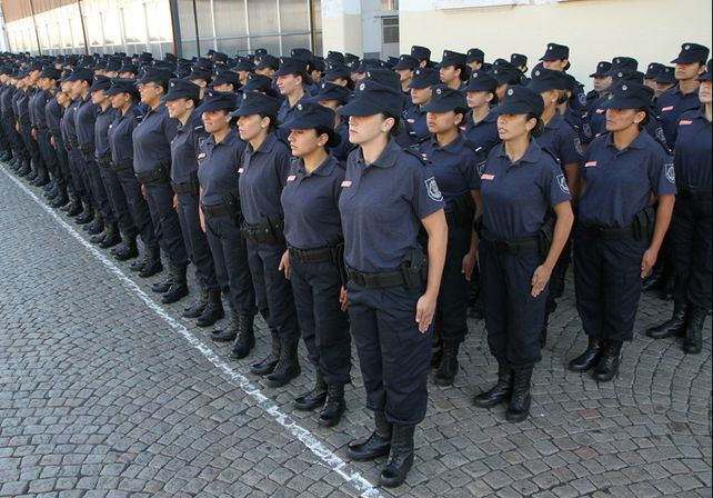 Abonan a las fuerzas de seguridad lo correspondiente a uniformes