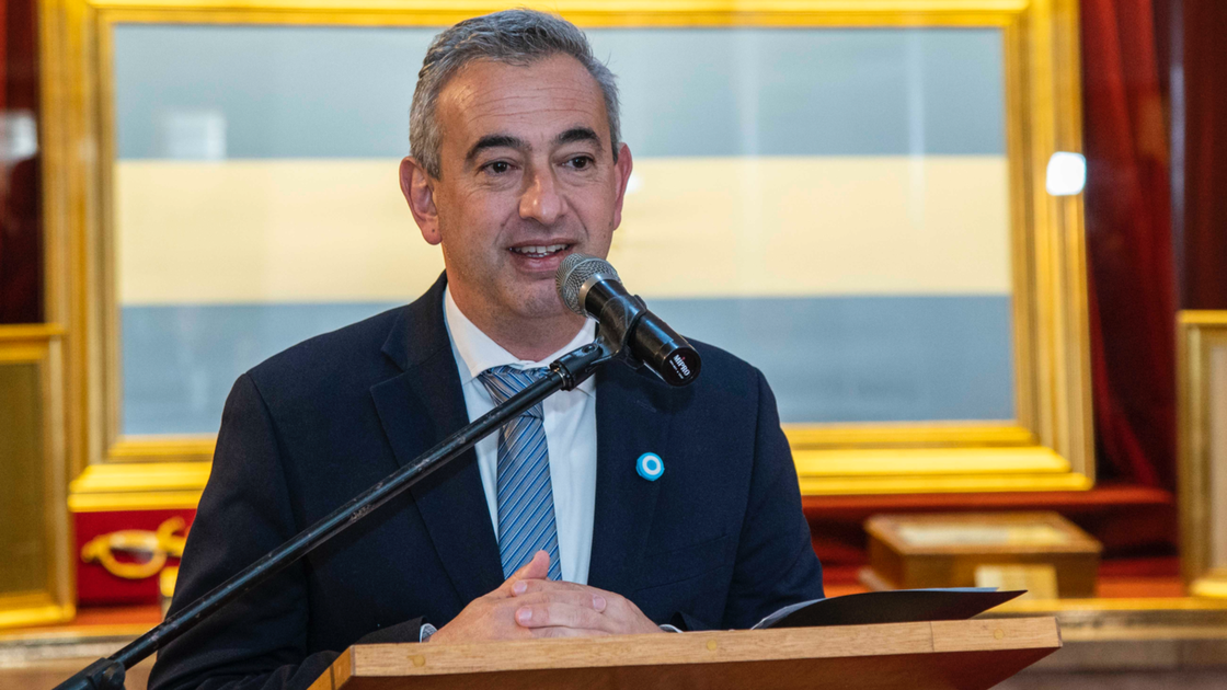 En la Galería de Honor de las Banderas, Pablo Javkin opinó sobre la ley de tierras que mañana será debatida por el Senado de la Nación