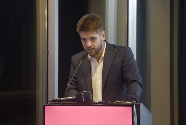 Vito Scaglione al momento de dar su discurso frente a los empresarios rosarinos.