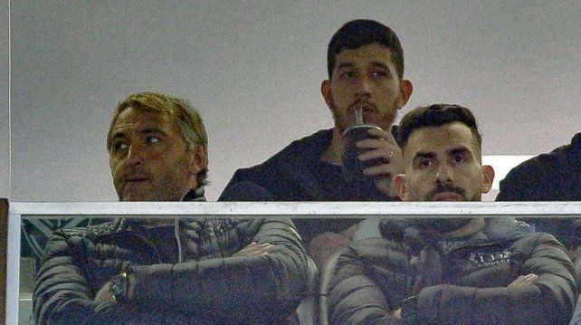 El Chapa Retegui y Carlos Tevez fueron a ver juntos el partido que Central perdió con Vélez.&nbsp;