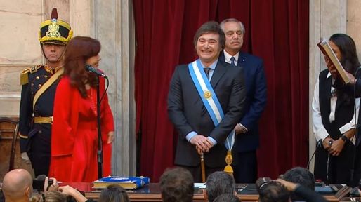 Javier Milei juró ante la Asamblea Legislativa como presidente de la Argentina