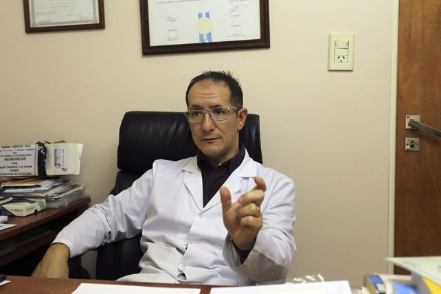 Conciencia. El urólogo Gustavo Neri consideró que el bajo nivel de consultas responde a un factor cultural.