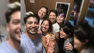 No faltarán las canciones de amor, desamor, alegría ni tristeza. Jugaremos entre todos porque el público también será parte. Hastas Banda
