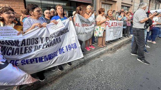 Gremios y jubilados se manifestaron en defensa del sistema previsional
