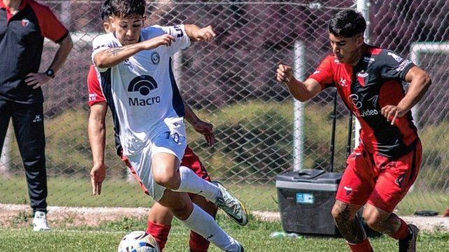 La reserva Colón no levanta, cayó con Independiente Rivadavia y se desploma en la tabla