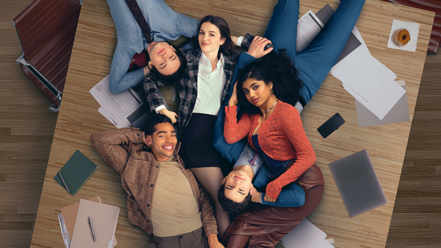 “Not Suitable for Work” es la nueva serie de comedia laboral disponible en streaming