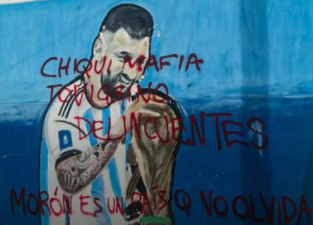 Los desmanejos arbitrales lastiman al fútbol: aparecieron pintadas contra la AFA