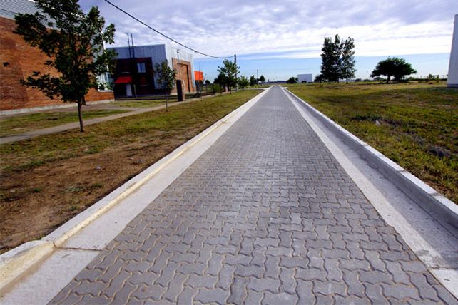 Se inauguraron 400 metros de pavimento articulado en el Parque Tecnológico