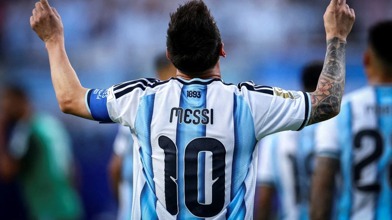 La Capital | La camiseta 10 de Messi en la selección argentina quedó vacante: los candidatos a heredarla