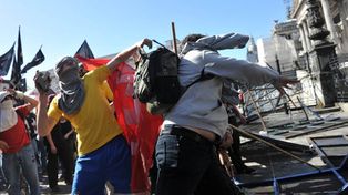 Serios incidentes en el Congreso mientras sesiona la asamblea para elegir al nuevo rector de la UBA
