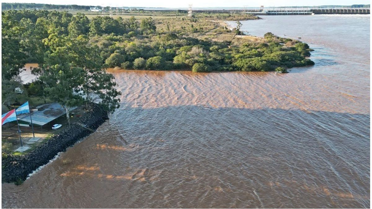 Preocupa la crecida del río Uruguay en Entre Ríos y cierran circuitos en las Cataratas