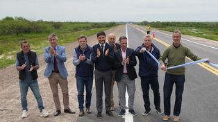 Pullaro inauguró obras sobre el río Salado y anunció una inversión de $54.858 millones en la Ruta 39