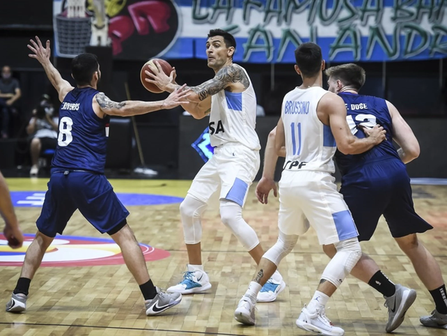 Carlos Delfino volvió con todo en el triunfo de la Selección