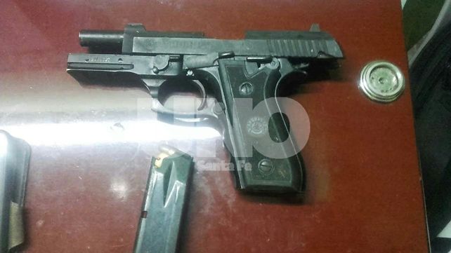 Un adolescente baleó a un hombre para robarle la moto